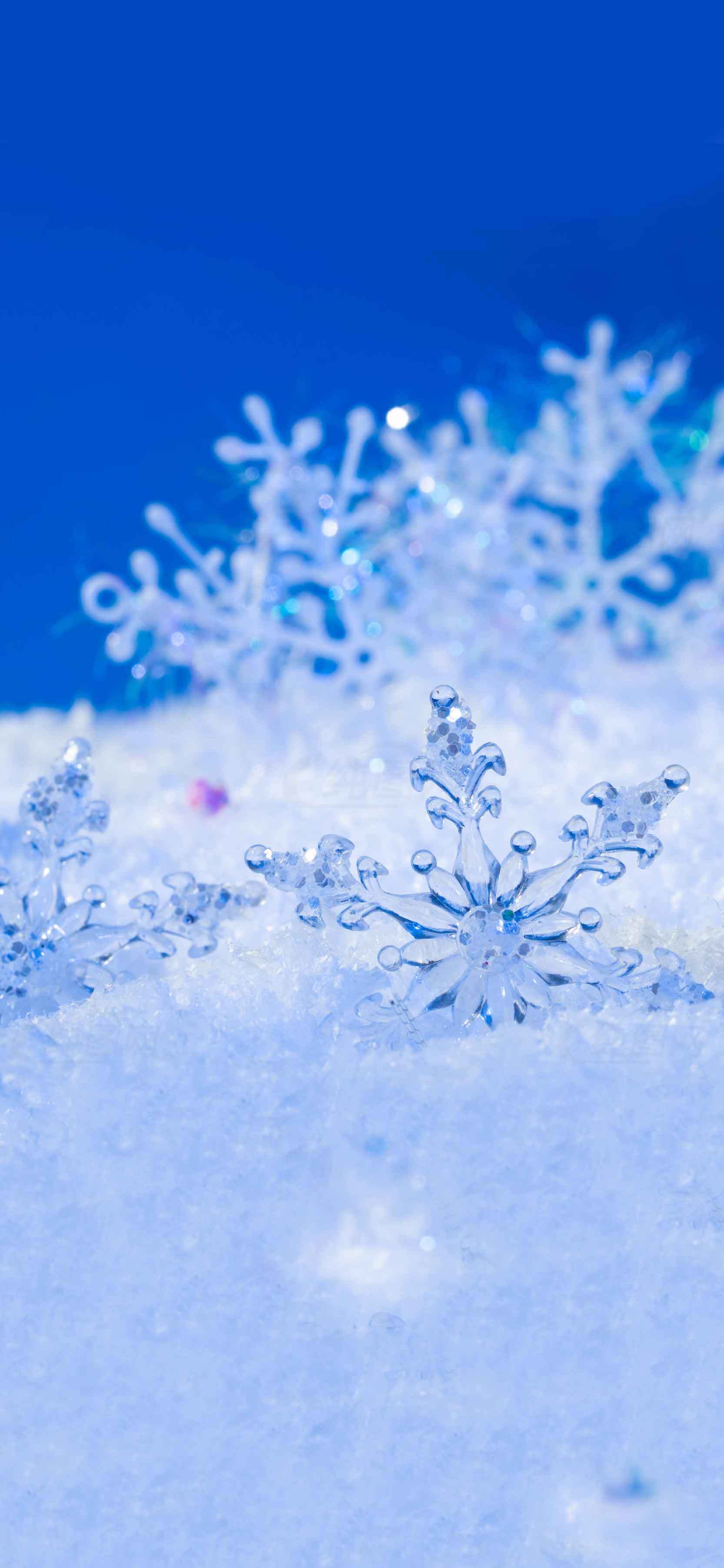 美丽的雪花与蓝天背景图片素材